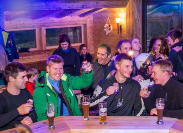 Perfekte Stimmung in der Apres-Ski Bar Mühstodl Reiteralm